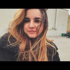 Meet your Posher, Eleni